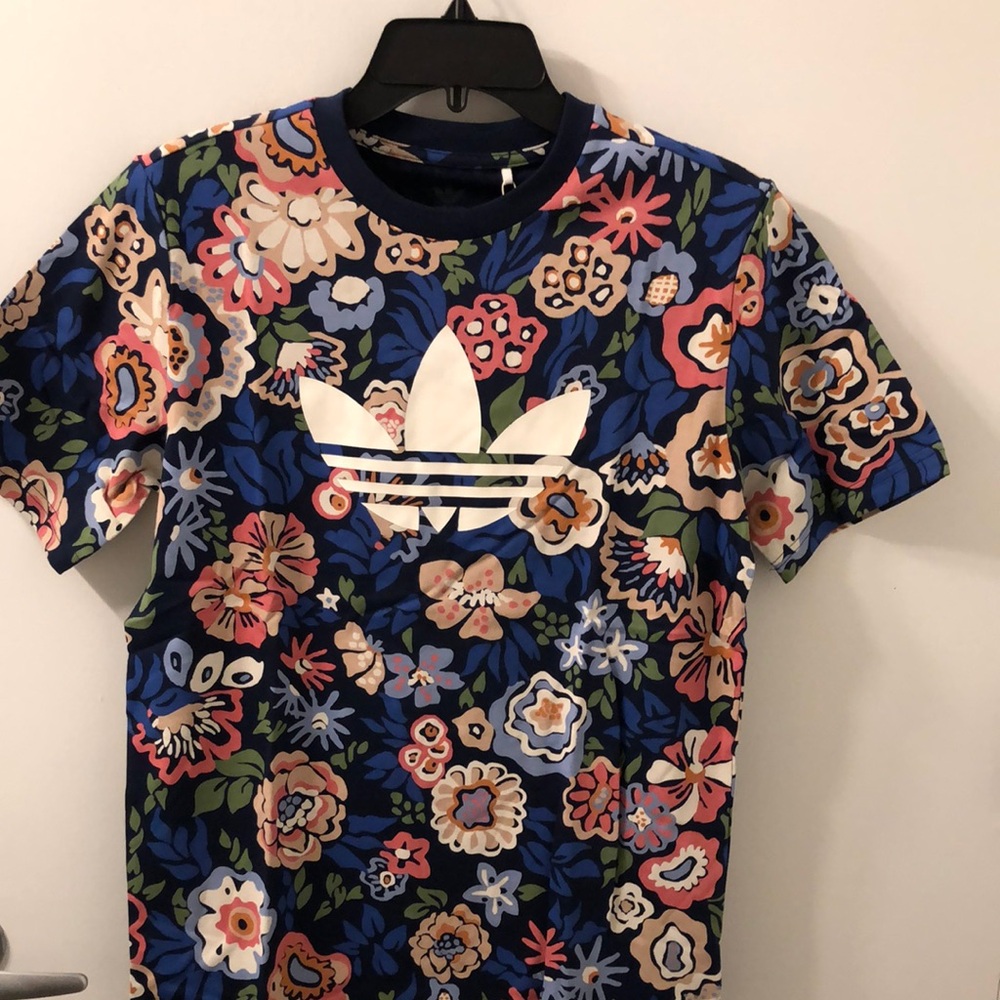 ADIDAS x Liberty Floral T-Shirt Big Kids Sz L NWT Sold out everywhere